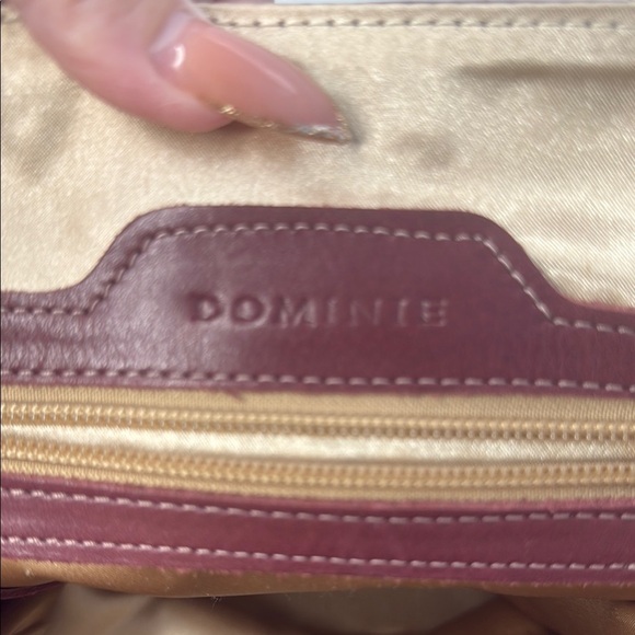 DOMINIE \